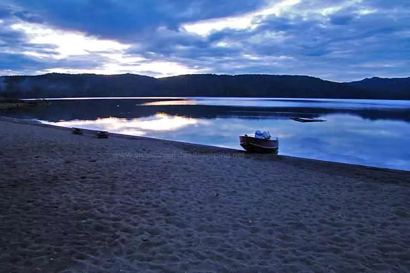 photo of the natural boat launch on the beach at Brewster Lake Recreation Site on Vancouver Island