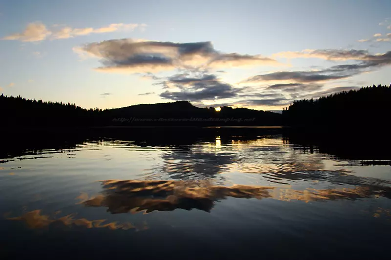 photo of the sunrise from the campground at Mohun Lake