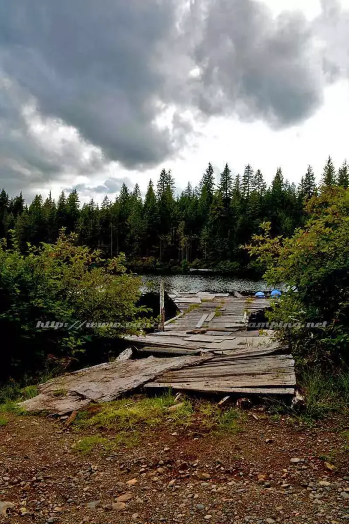 photo of paterson lake dock on vancouver island