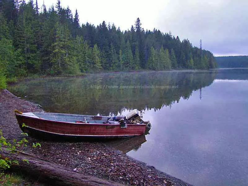 Photo of my boat beached on Boot Lake Campsite