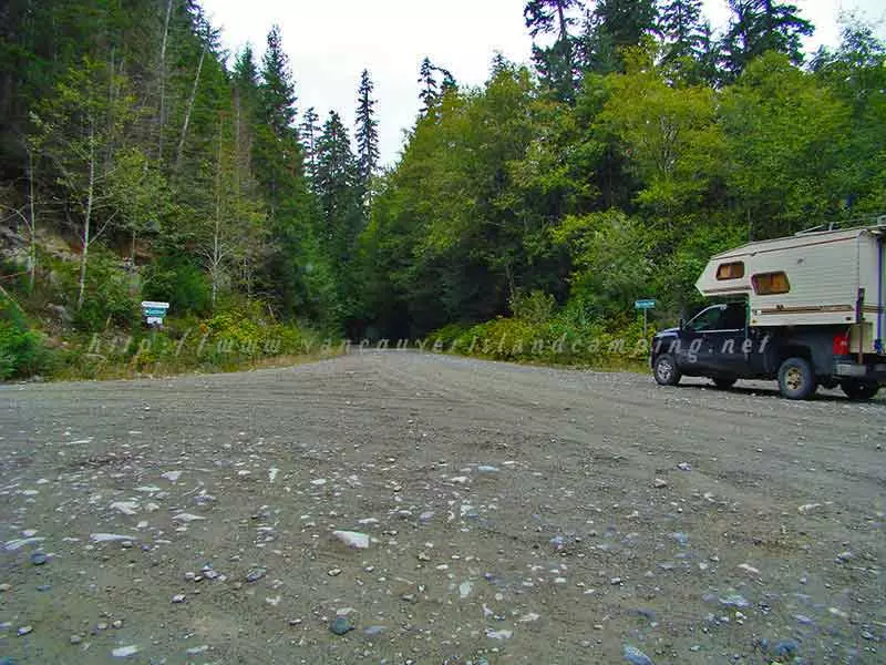 photo of the turnoff to Vernon Lake from the Nimpkish Mainline road